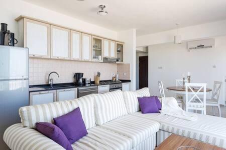 Joya Cyprus Mermaid Penthouse Apartment Agios Amvrosios  Eksteriør bilde
